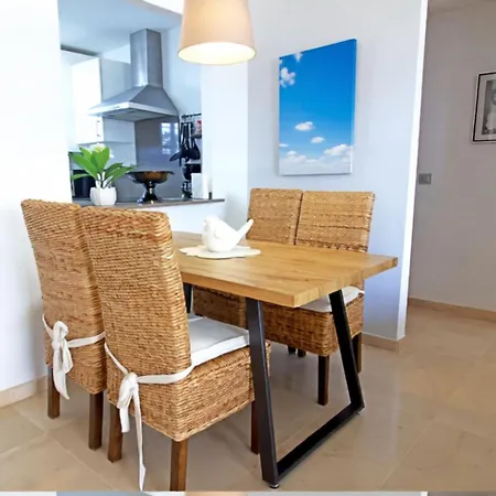Castillo Bajo Apartment *